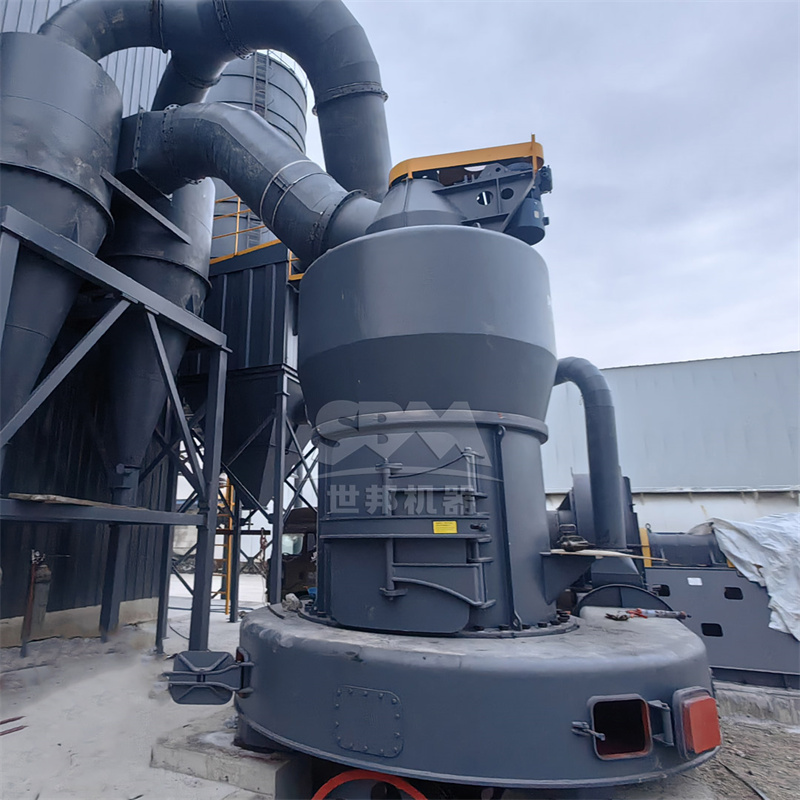 Primary crushing of attapulgite ore with a jaw crusher